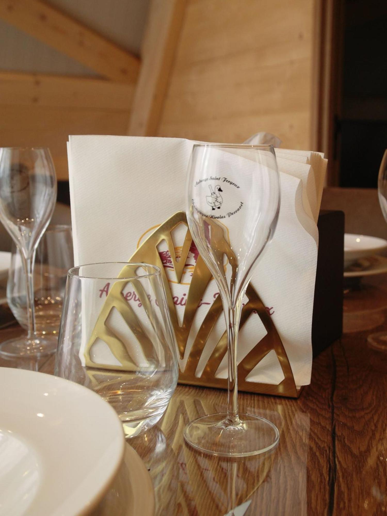 Auberge Saint Fergeux Gionges エクステリア 写真
